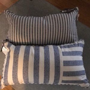2 pillows 14x 24 new with tags